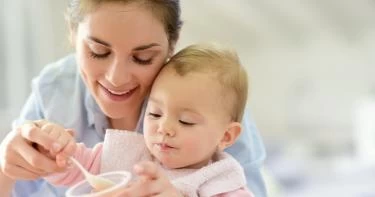 مشكلات إدخال الطعام للرضع