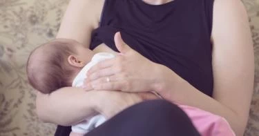 الحلمة المقلوبة الأسباب والعلاج