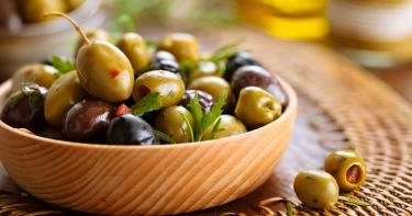 كيفية اختيار وتخليل الزيتون